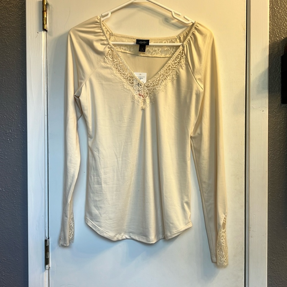 Buckle Daytrip blouse, size small